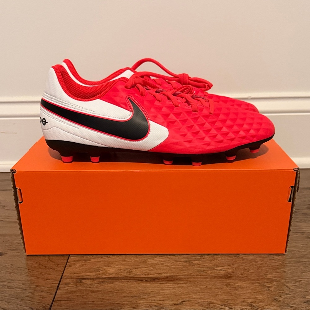 NWT Men’s Nike Legend 8 Club FG/MG Soccer Cleat in Laser Crimson/Black-White